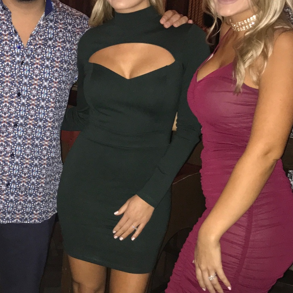 Green long sleeve dress